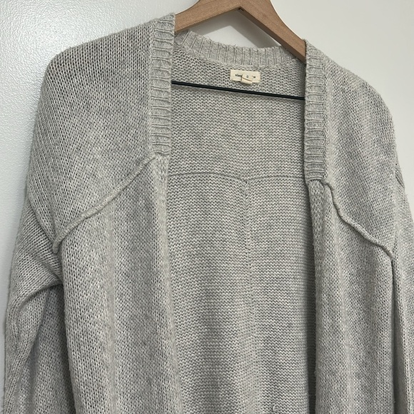 SILENCE + NOISE | Grey Knit Long Oversized Cardigan - Picture 2 of 5